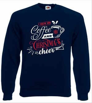 Kersttrui &quot;i run on coffee and christmas cheer&quot;